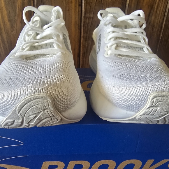 Women's Brooks Adrenaline 25 Size 7.5 Medium - Picture 6 of 12